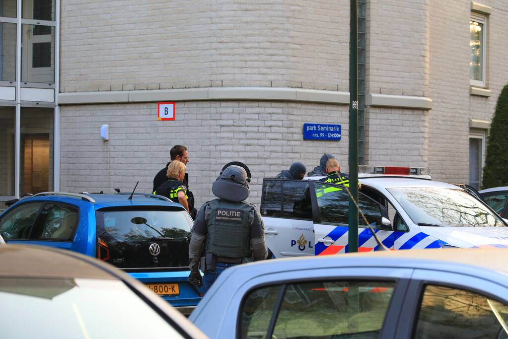 Arrestatieteam valt binnen bij persoon met verward gedrag