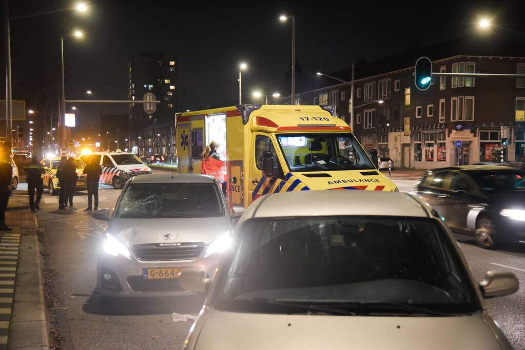 Voetganger ernstig gewond bij aanrijding met auto