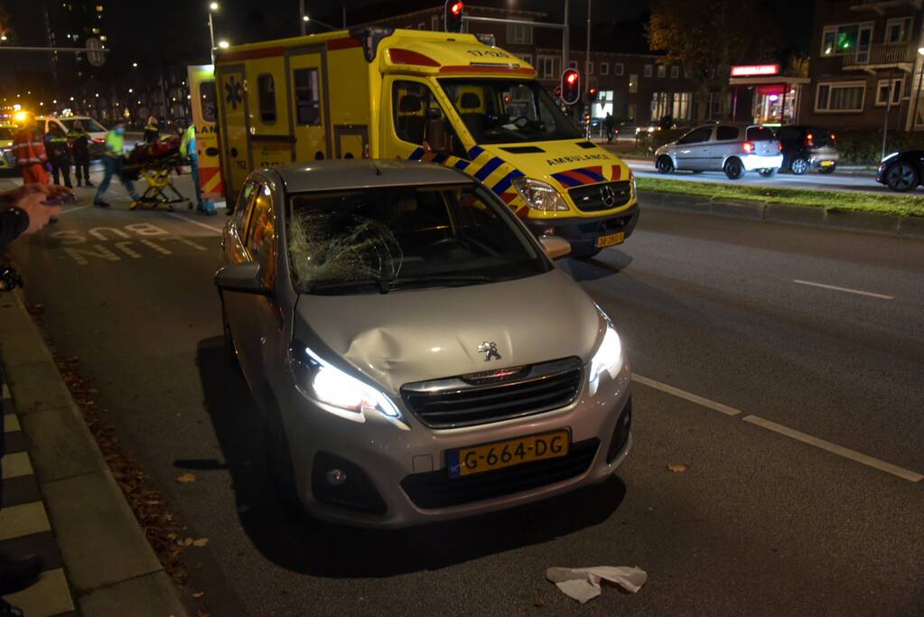 Voetganger ernstig gewond bij aanrijding met auto