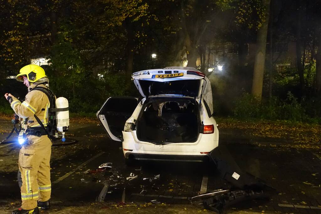 Auto verwoest door brand