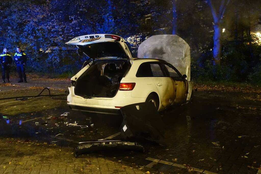 Auto verwoest door brand