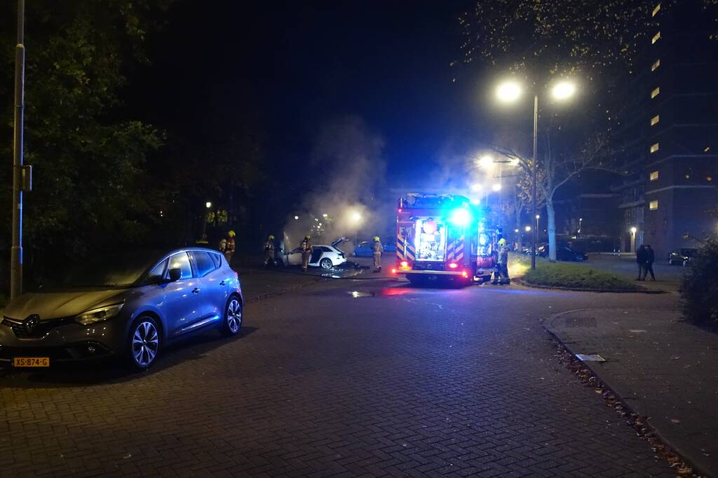 Auto verwoest door brand