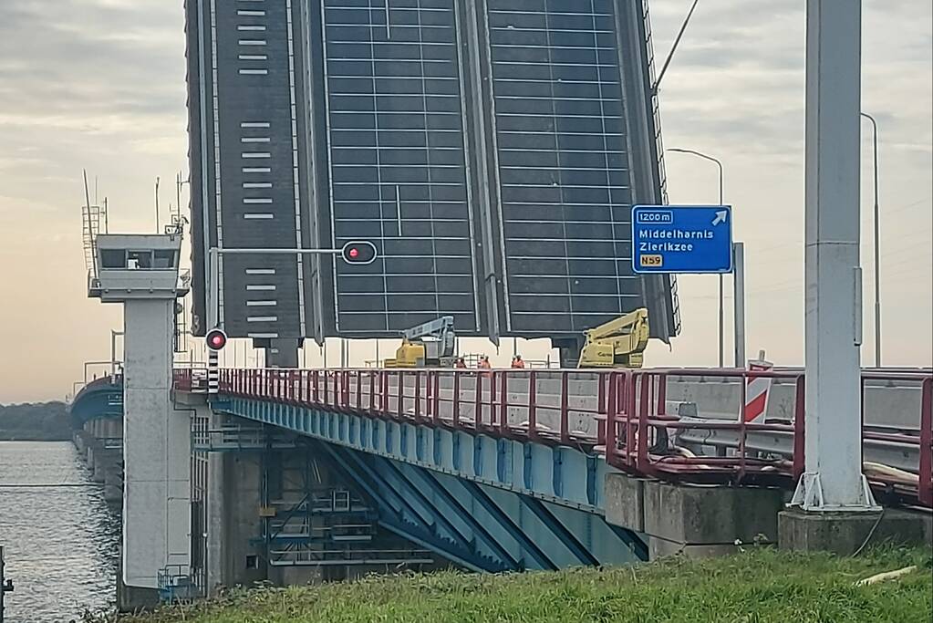 Haringvlietbrug afgesloten door werkzaamheden