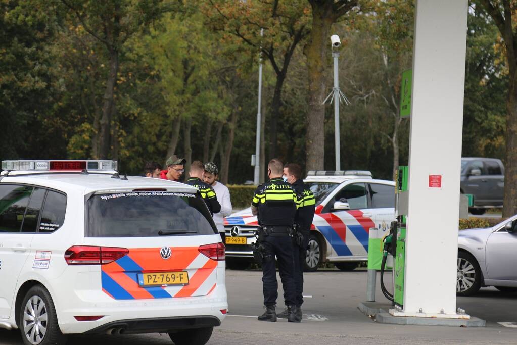 Politie zoekt zilverkleurige Audi na overval