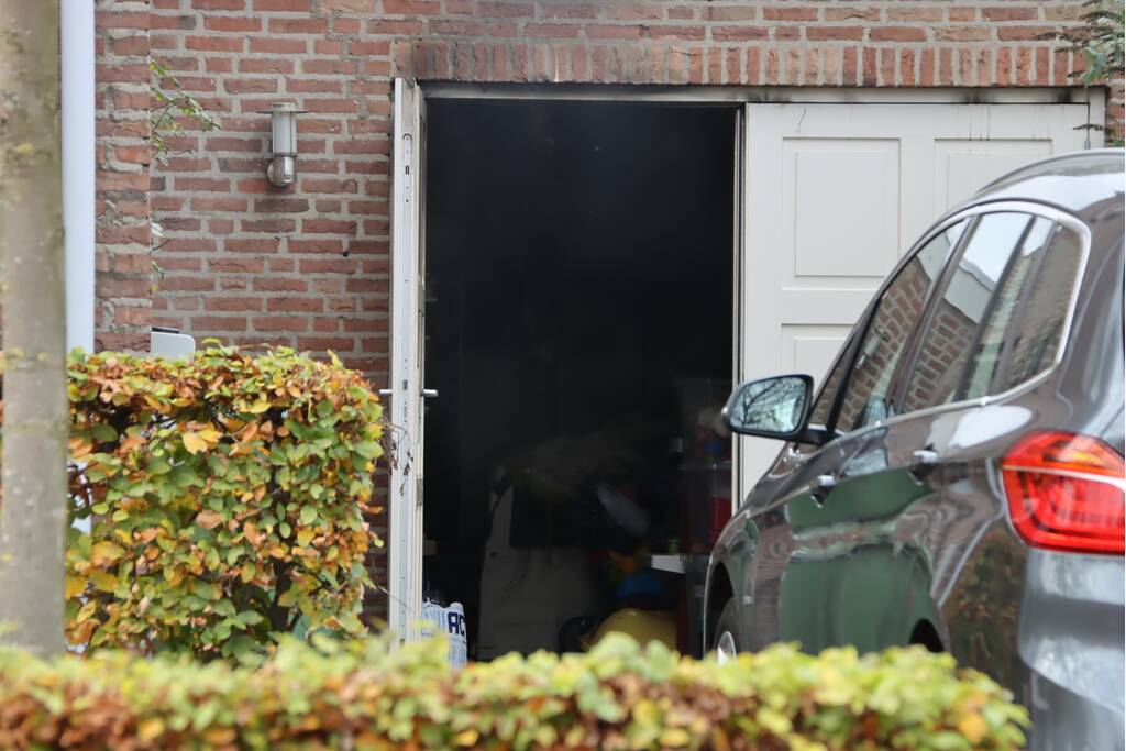 Grote schade na brand in garagebox