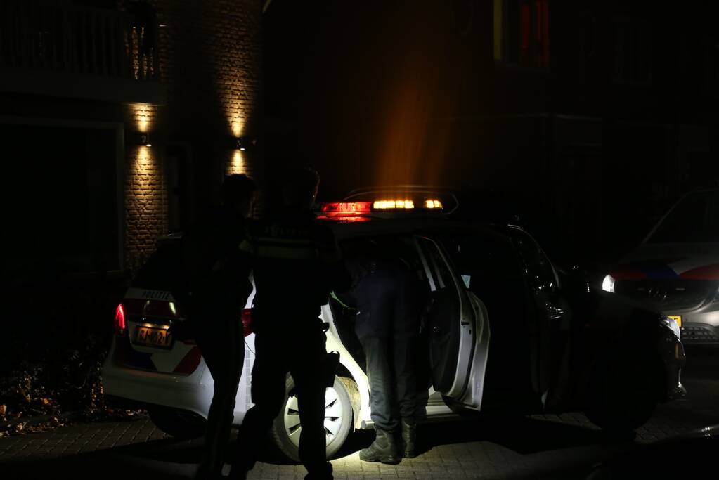 Scooterrijder (17) gooit bierkrat tijdens politieachtervolging