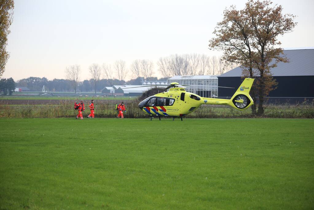 Frontale botsing tussen bestelbus van ANWB en personenauto