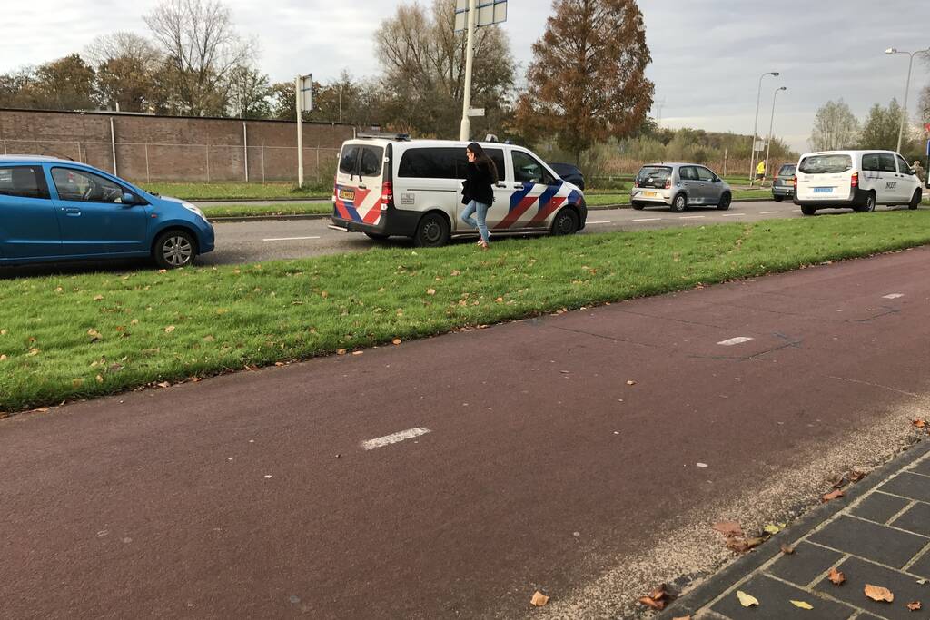 Meisje op fiets aangereden door auto