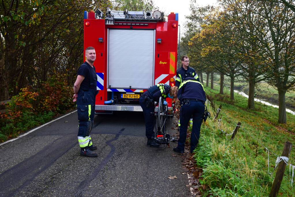 Zoekactie bij sloot na aantreffen van fiets