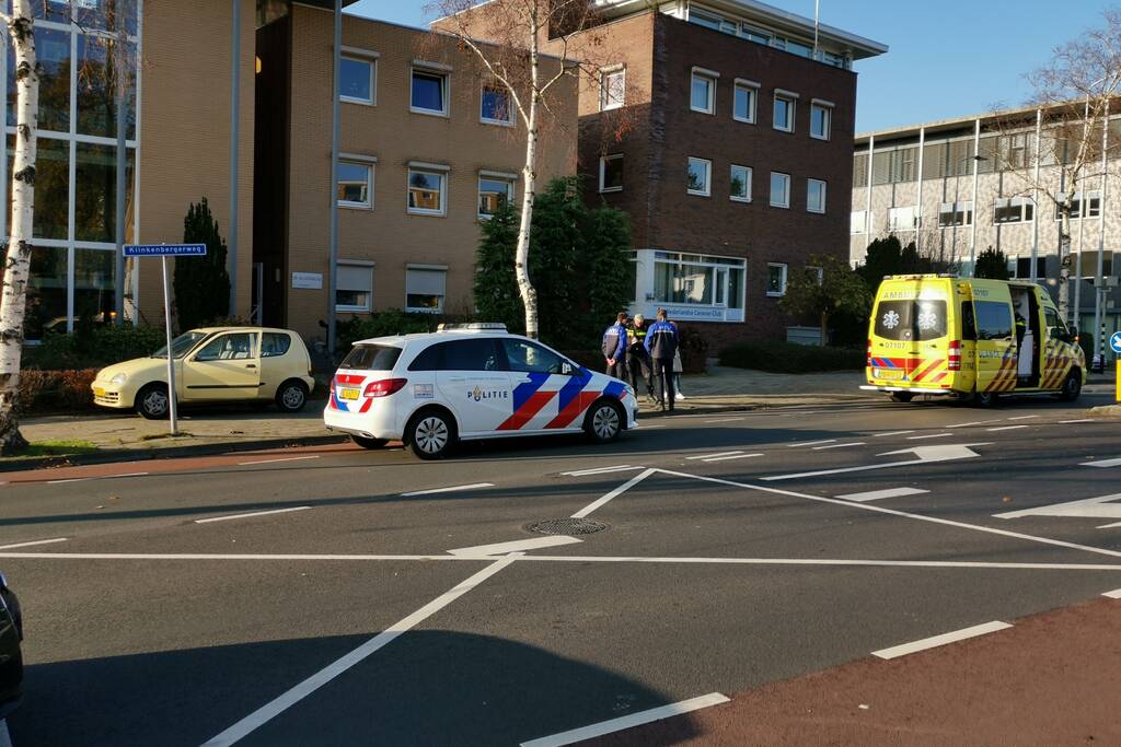 Botsing tussen scootmobiel en personenauto
