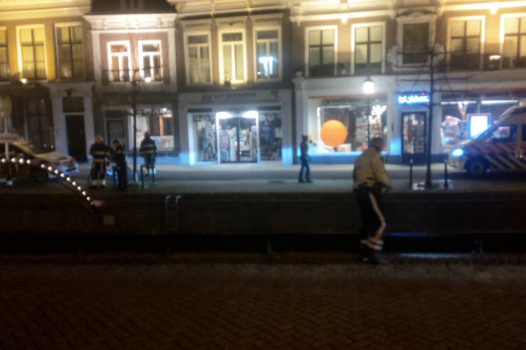 Zoekactie naar mogelijk persoon te water