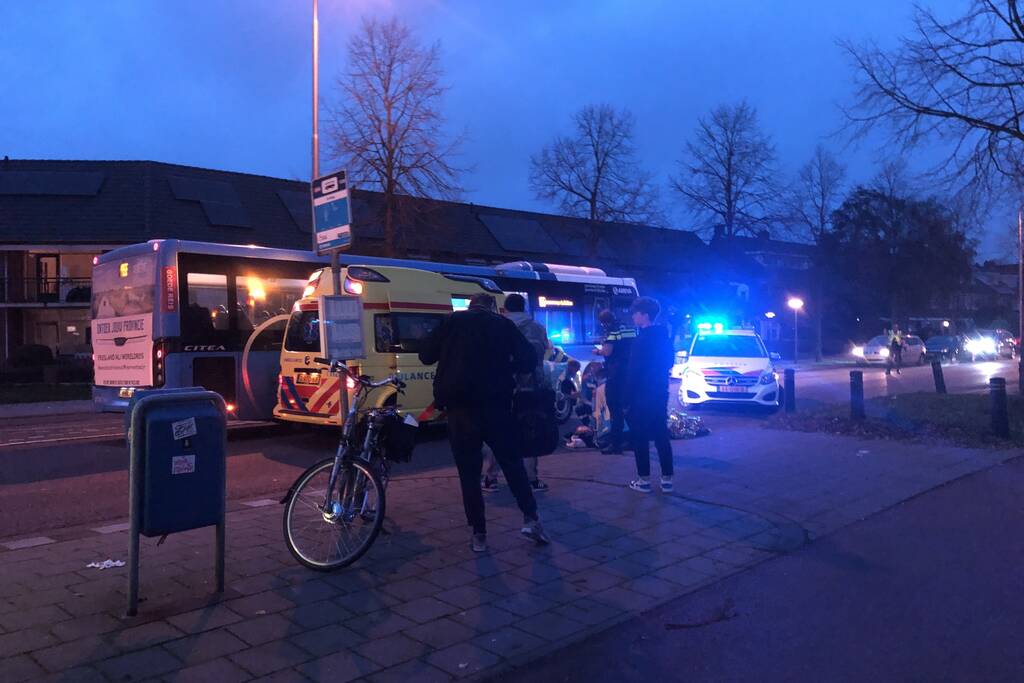 Automobilist rijdt door na aanrijding met fietser