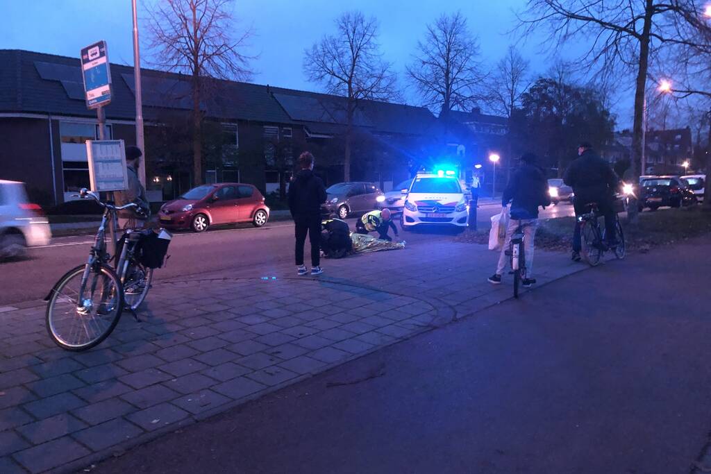 Automobilist rijdt door na aanrijding met fietser