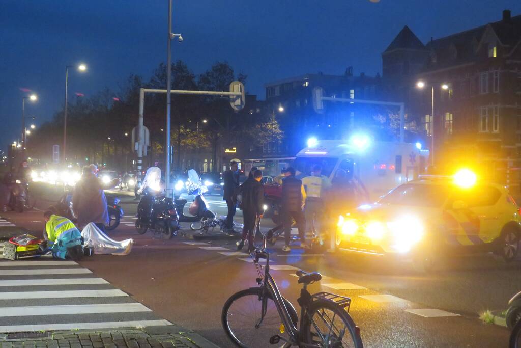 Twee gewonden bij ongeval tussen fietser en scooterrijder
