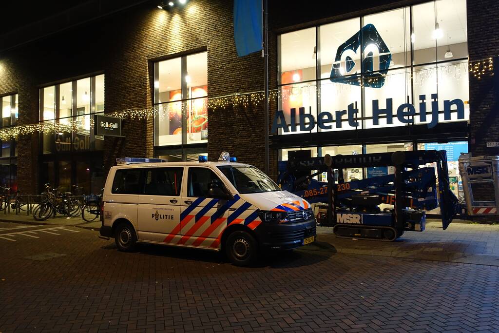 Overval op supermarkt Albert Heijn, daders gevlucht