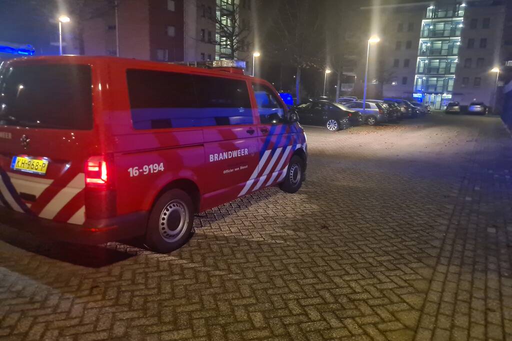 Veel rook bij brand in flatwoning