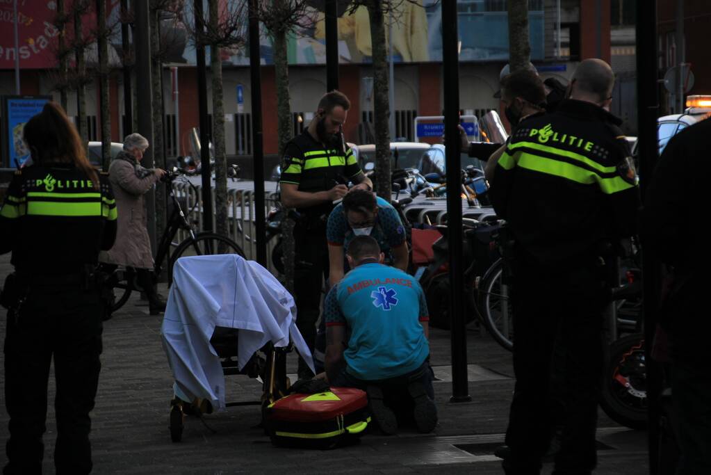 Scooter botst op canta, een gewonde