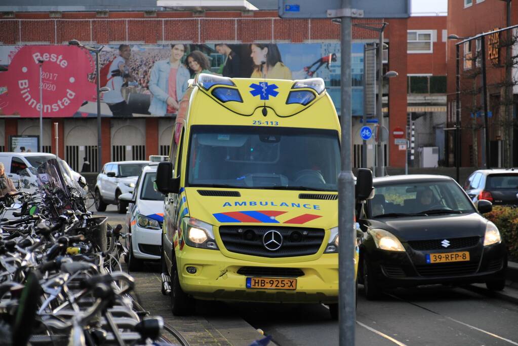 Scooter botst op canta, een gewonde