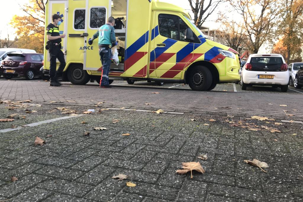 Vrouw gewond na aanrijding met auto