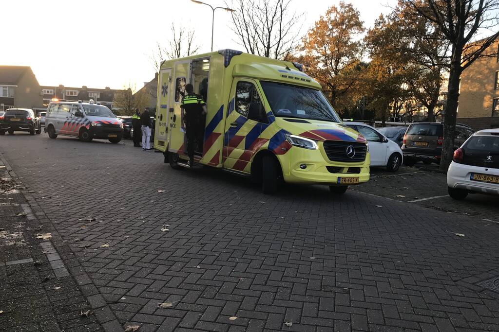 Vrouw gewond na aanrijding met auto