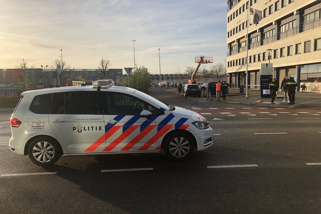 Automobilist ziet overstekende rolstoel pendel over het hoofd