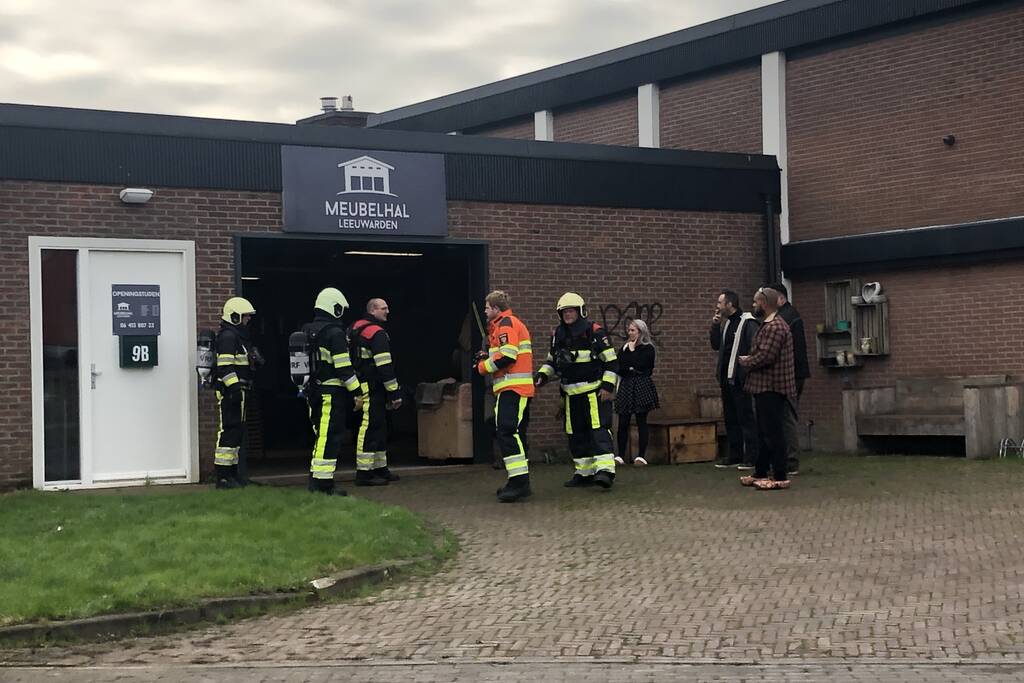Brand in loods van Meubelhal