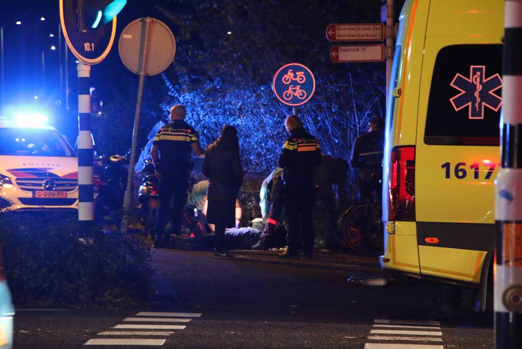 Gewonde bij aanrijding tussen wielrenner en scooter