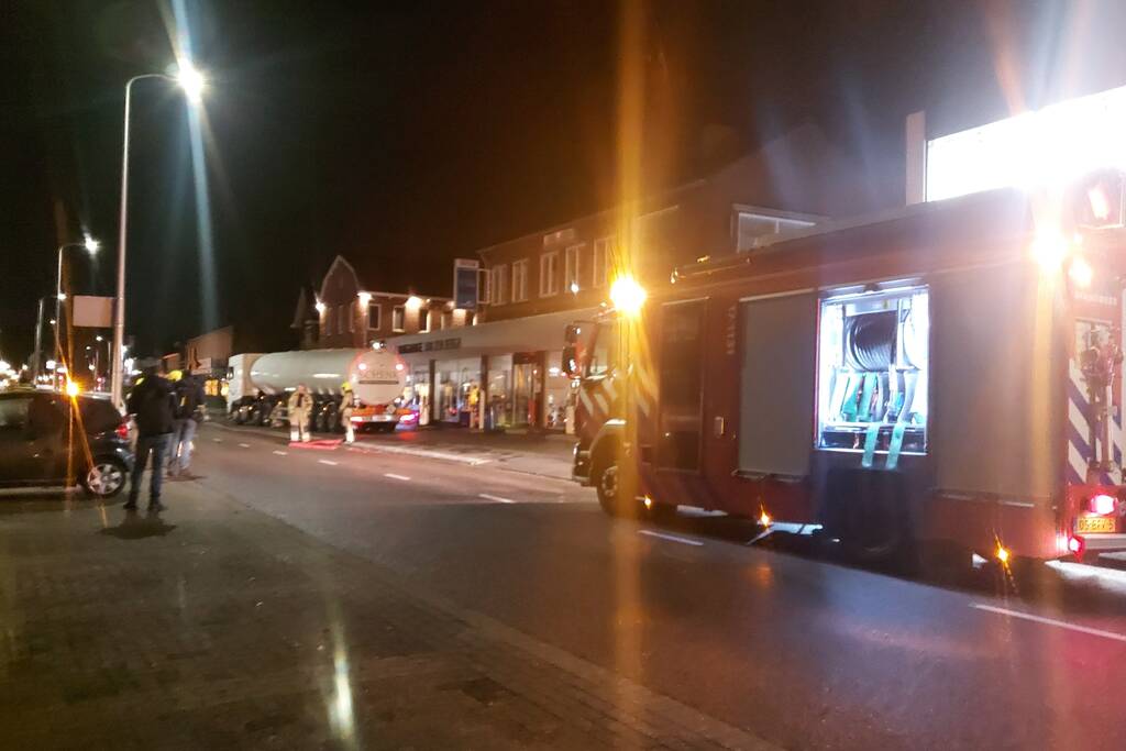 Tankwagen lekt grote hoeveelheid brandstof
