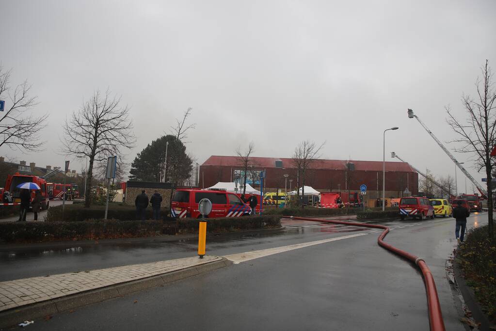Sporthal Optisport De Schelft verwoest door brand