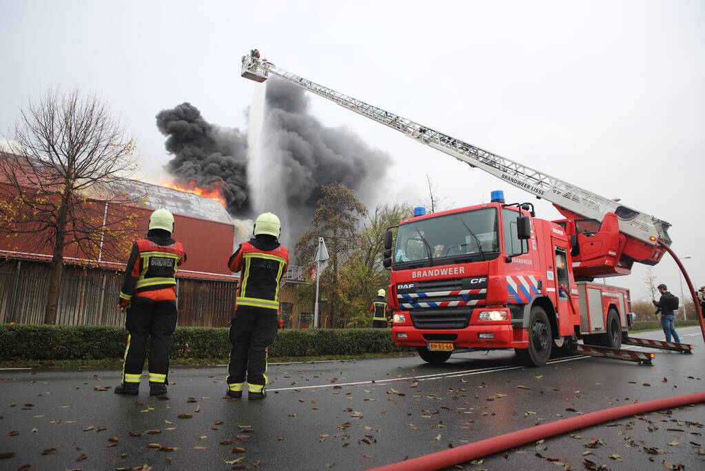 Sporthal Optisport De Schelft verwoest door brand