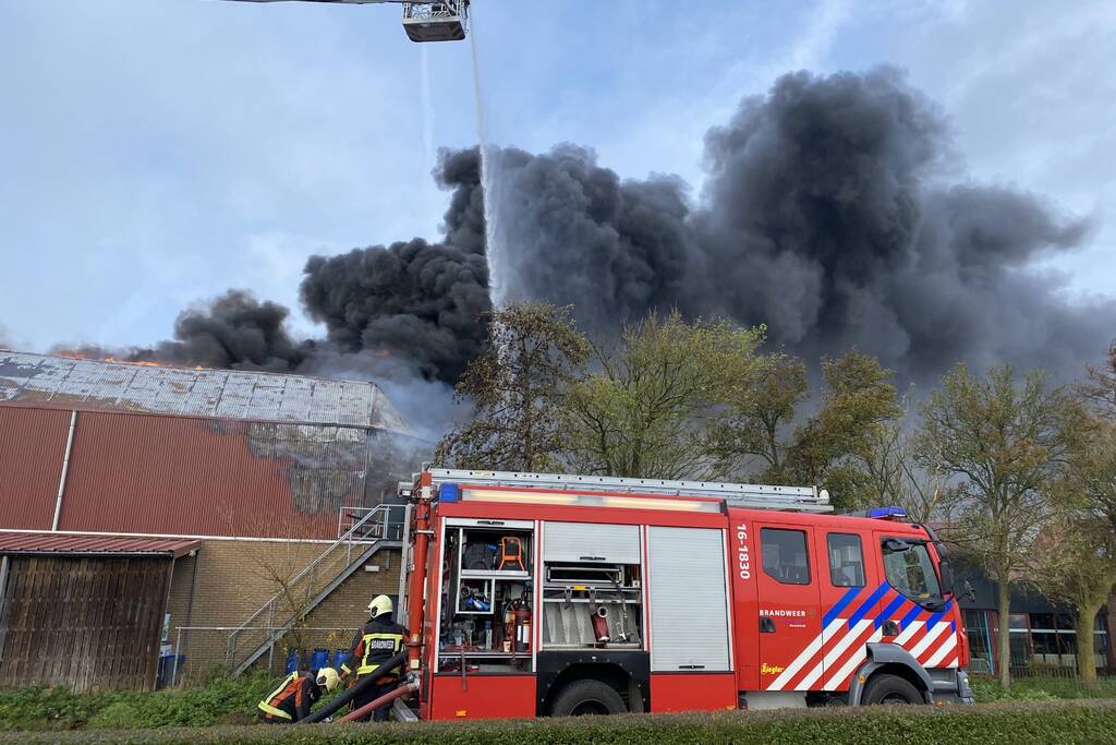 Sporthal Optisport De Schelft verwoest door brand