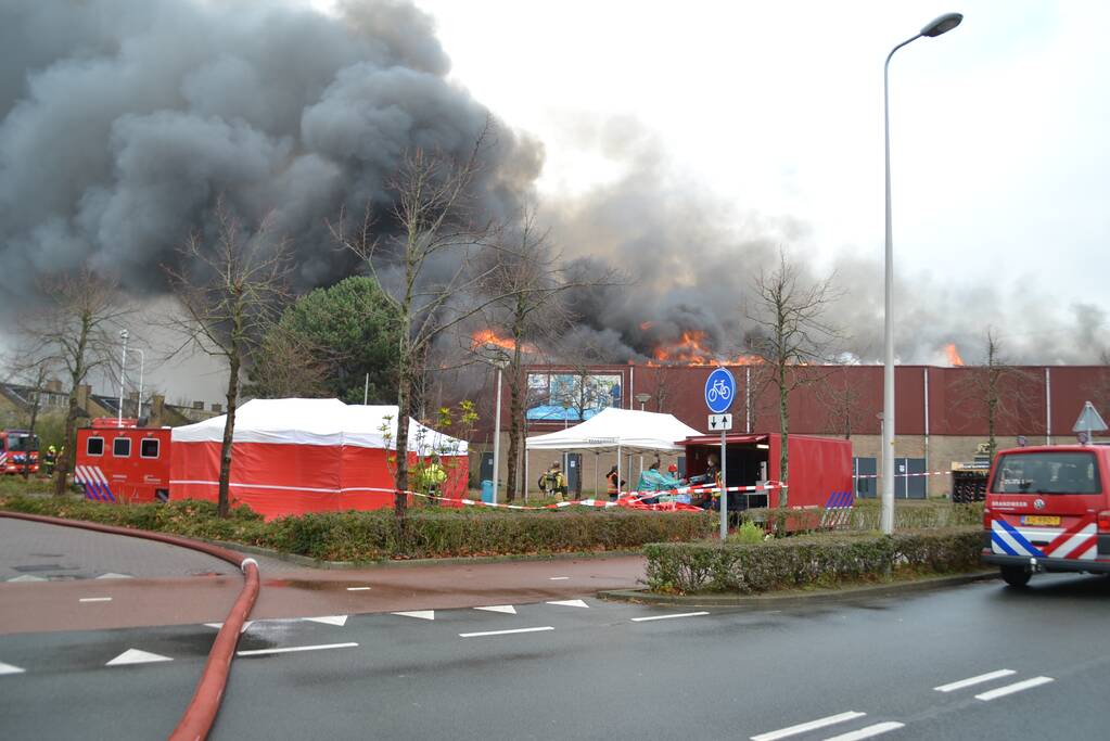 Sporthal Optisport De Schelft verwoest door brand