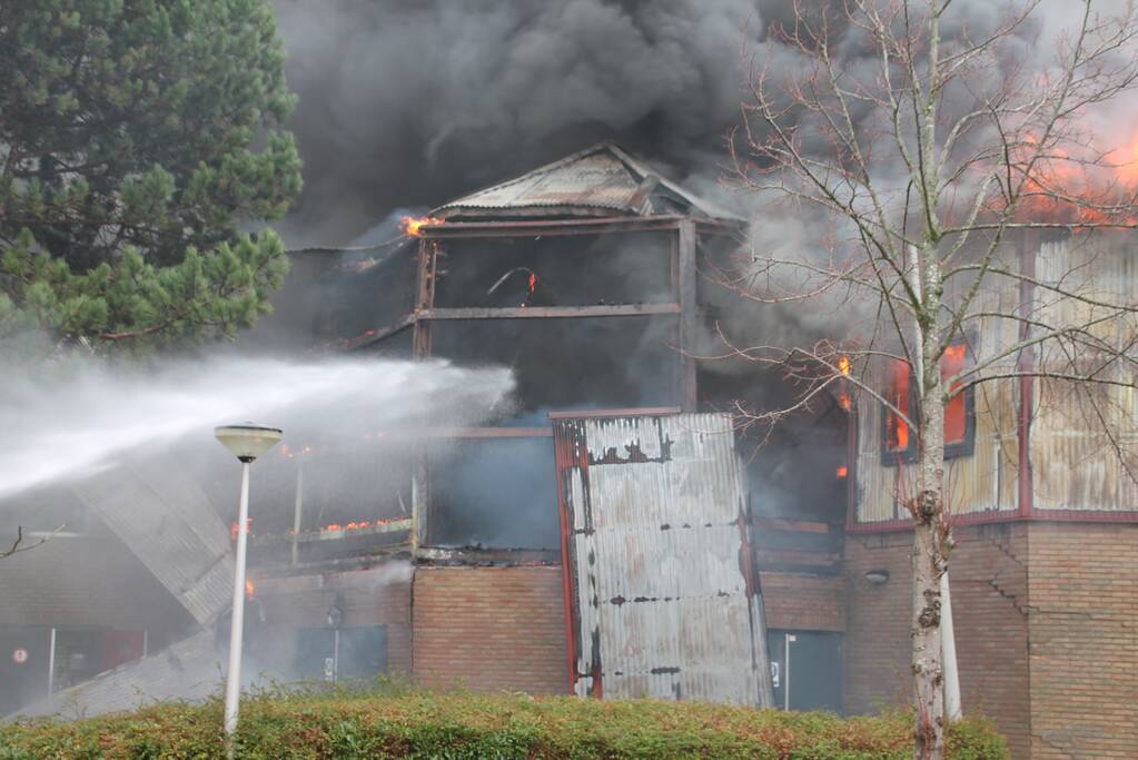 Sporthal Optisport De Schelft verwoest door brand