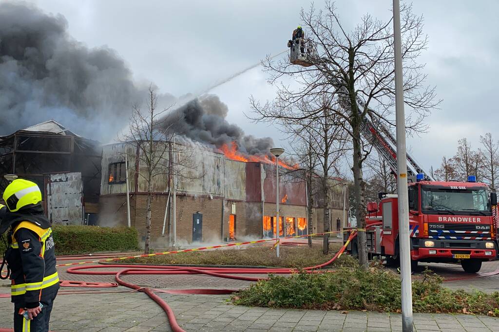 Sporthal Optisport De Schelft verwoest door brand