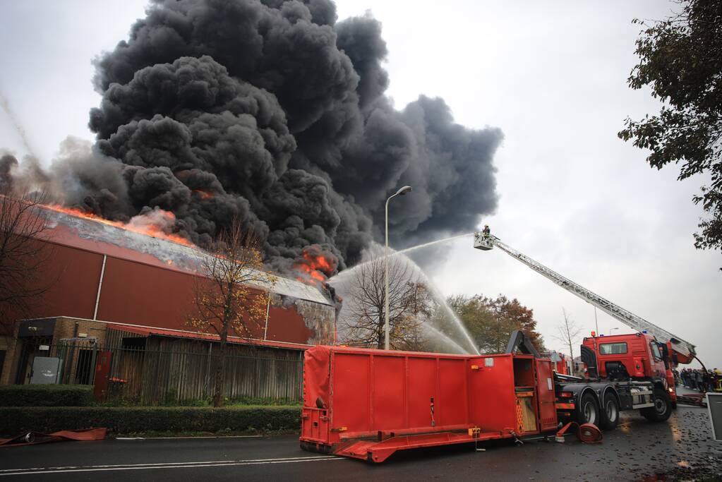Sporthal Optisport De Schelft verwoest door brand