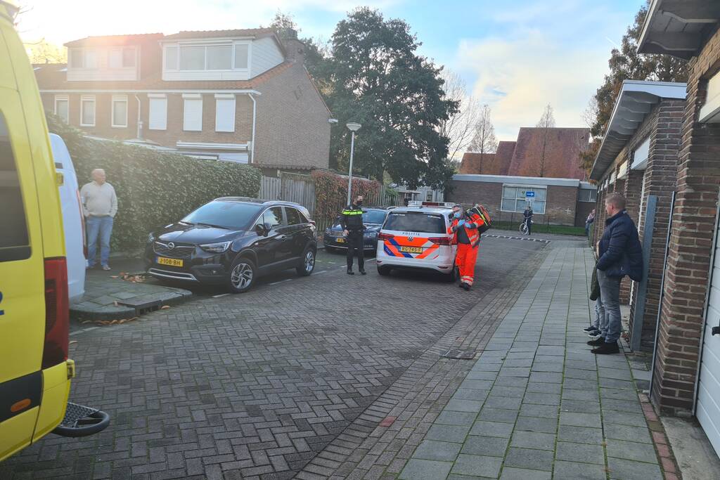 Traumahelikoper landt voor gevallen persoon