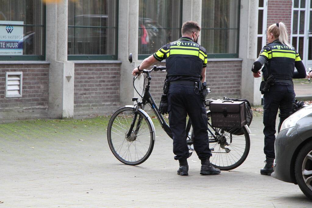 Twee fietsers komen met elkaar in botsing