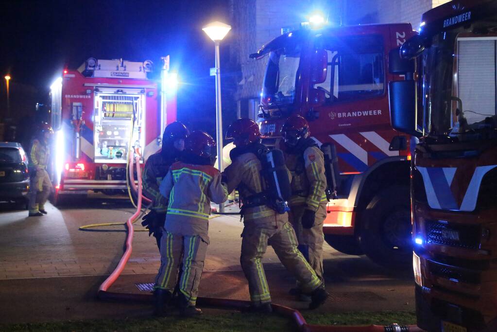 Grote uitslaande brand in appartementencomplex