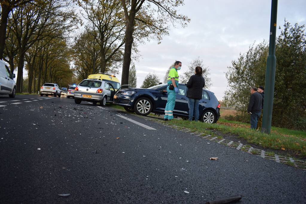 Veel schade bij kop-staart verkeersongeval