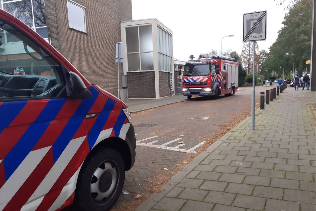 Blokker ontruimd na vreemde lucht