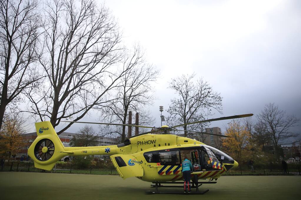 Covid-helikopter landt bij Groene Hart Ziekenhuis