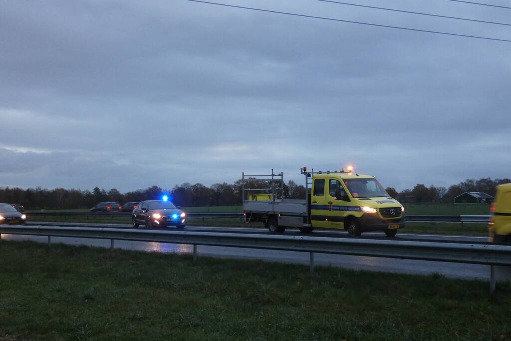 Rijstrook A28 afgesloten door ongeval