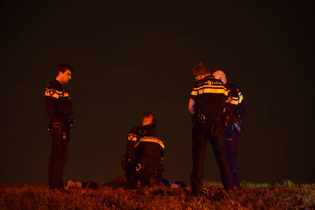 Verward persoon van de weg gehaald