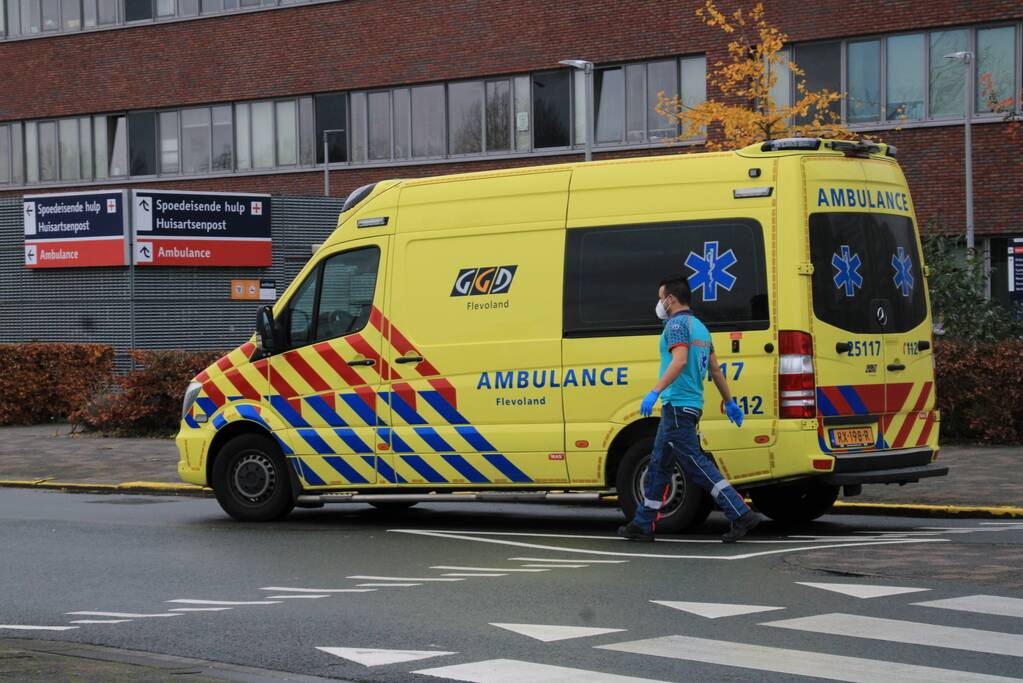 Scooterrijder aangereden bij oversteken