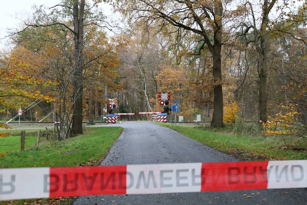Geen treinverkeer na aanrijding op spoorwegovergang