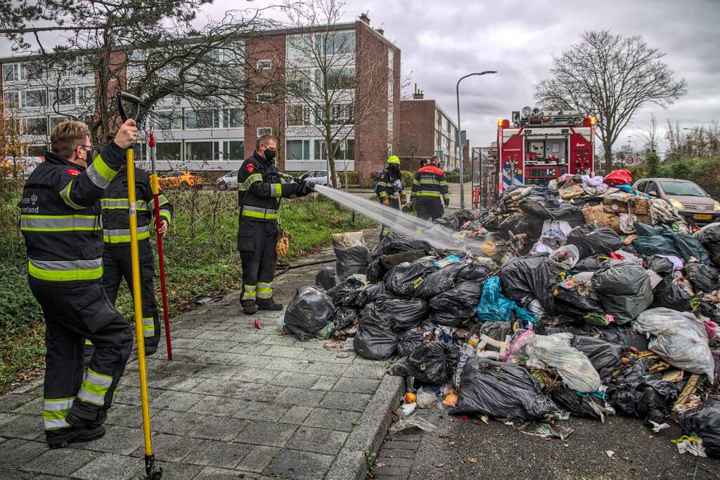 Brand in vuilniswagen snel geblust