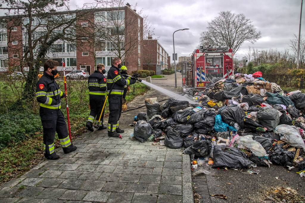 Brand in vuilniswagen snel geblust
