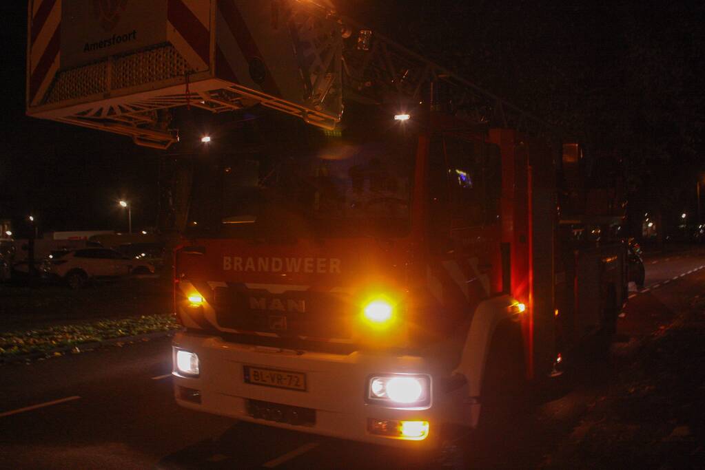 Onderzoek naar mogelijk brand in portiek