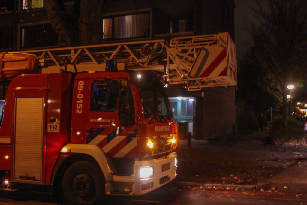 Onderzoek naar mogelijk brand in portiek