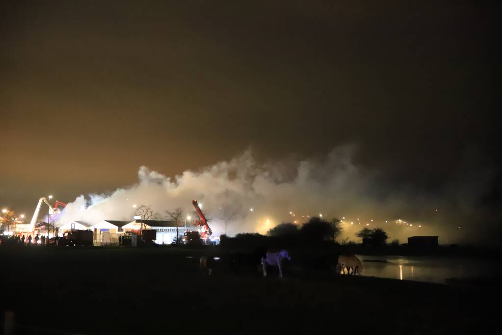 Grote brand verwoest kringloopwinkel